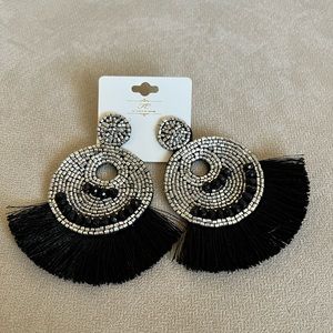 NWT Vici earrings